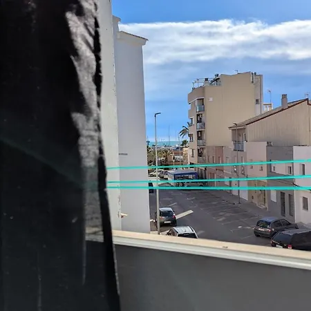 Piso Acogedor Cerca De La Playa Апартаменты *